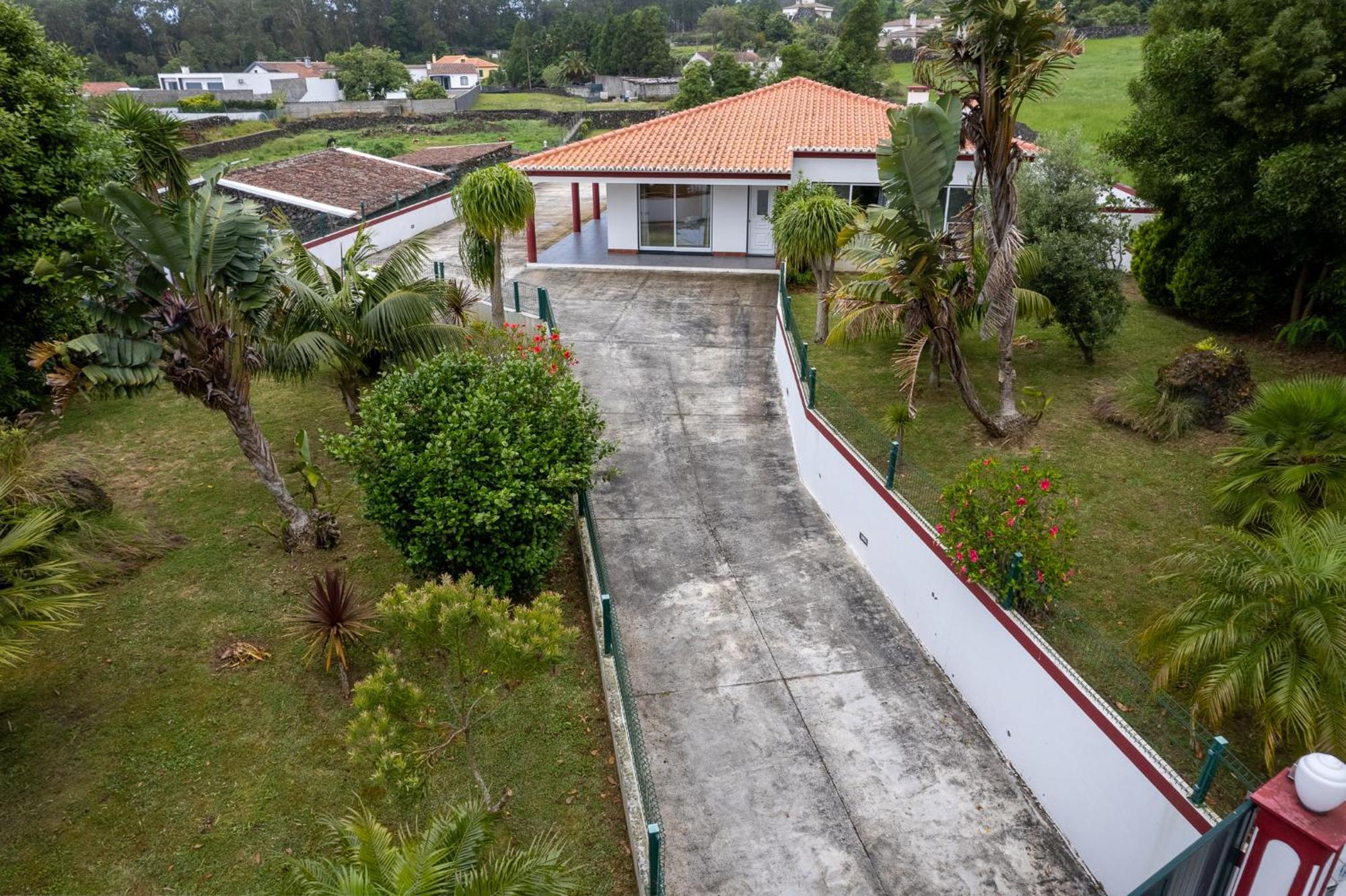 Chale D'Angra Guest House Angra do Heroismo Exterior photo